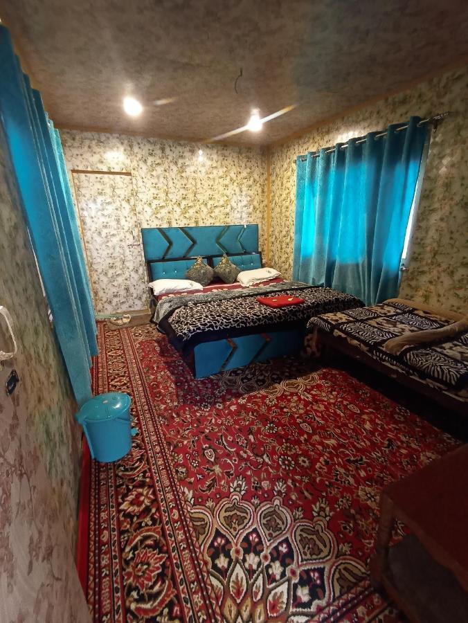 Hb Nancy Group Of Houseboats Hotel Srinagar  Exterior photo