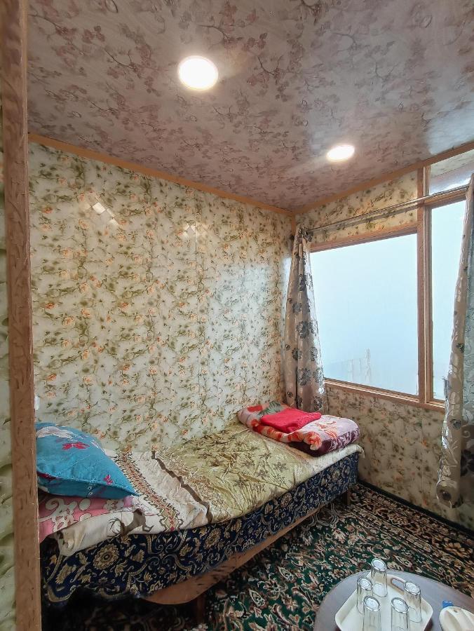Hb Nancy Group Of Houseboats Hotel Srinagar  Exterior photo