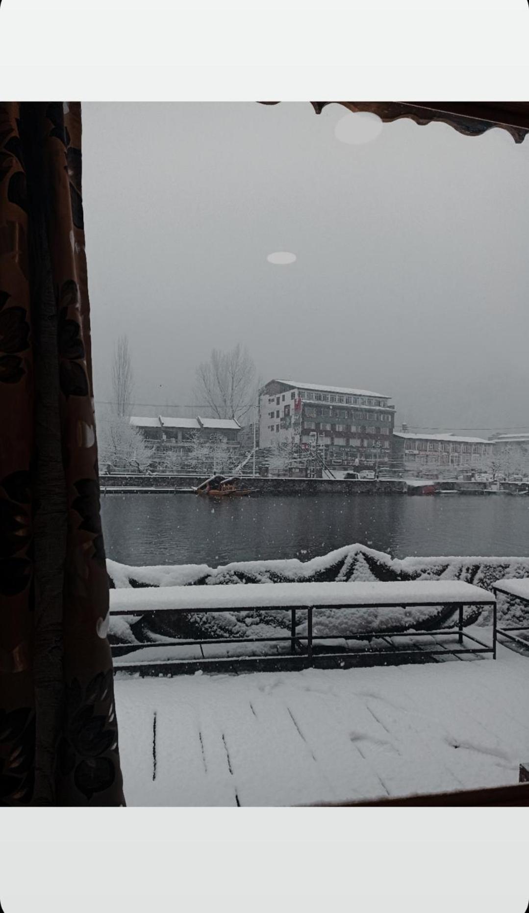 Hb Nancy Group Of Houseboats Hotel Srinagar  Exterior photo